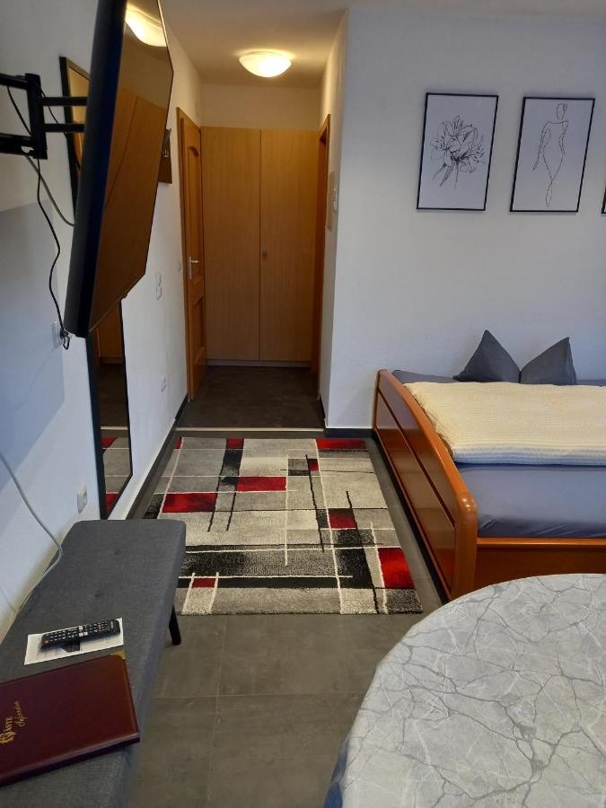 Cafe Und Pension Ringer Vilseck Dış mekan fotoğraf
