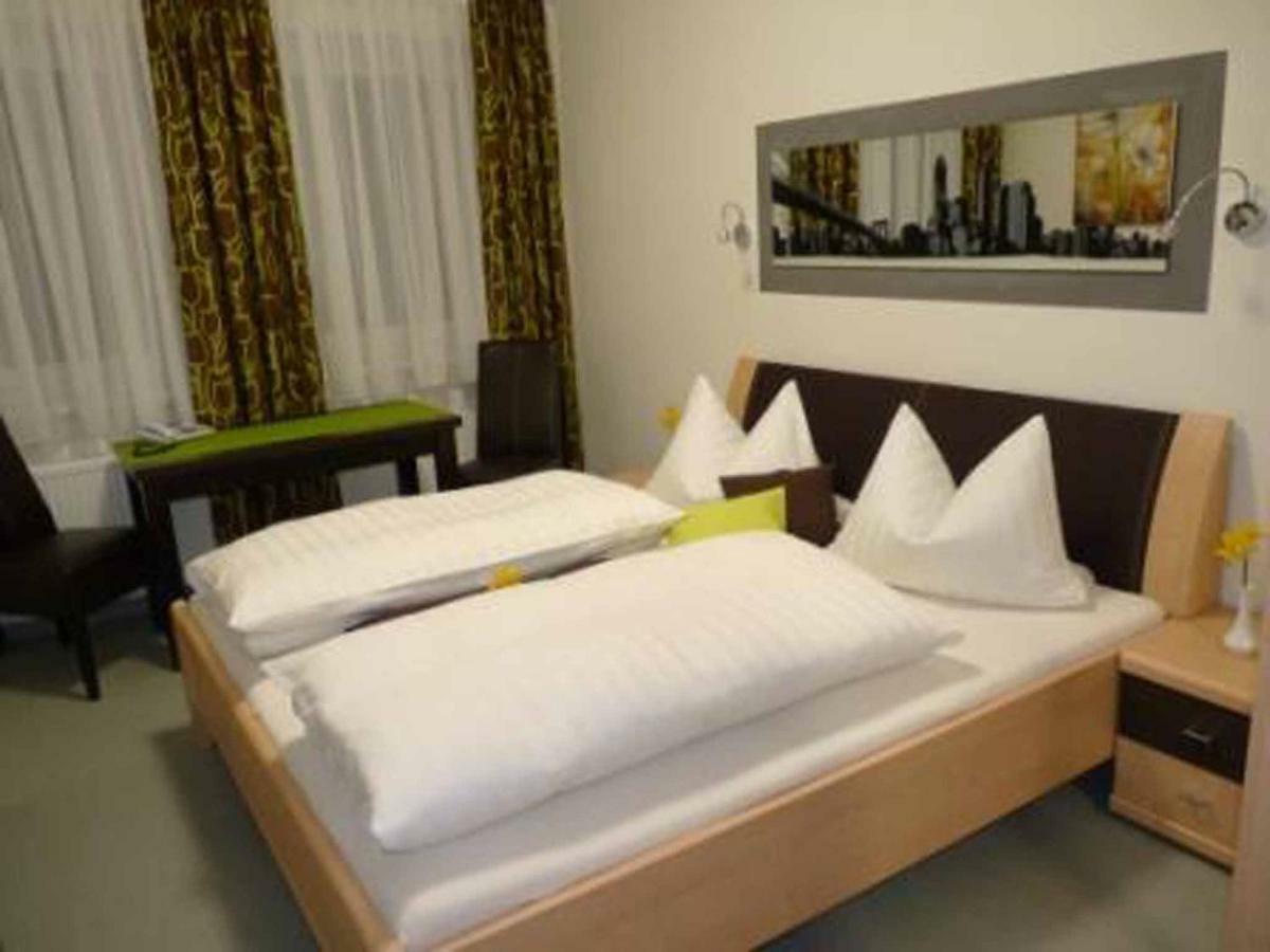 Cafe Und Pension Ringer Vilseck Dış mekan fotoğraf